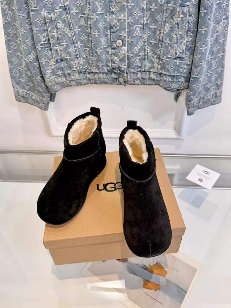 UGG Unisex Sneakers detail image 7