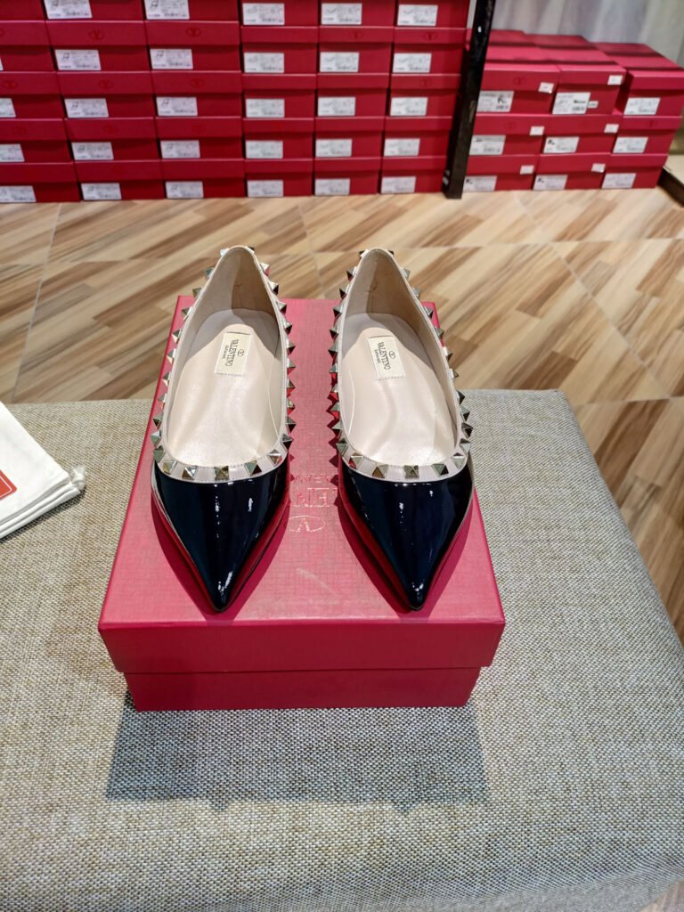 Valentino Garavani Unisex Sneakers detail image 7