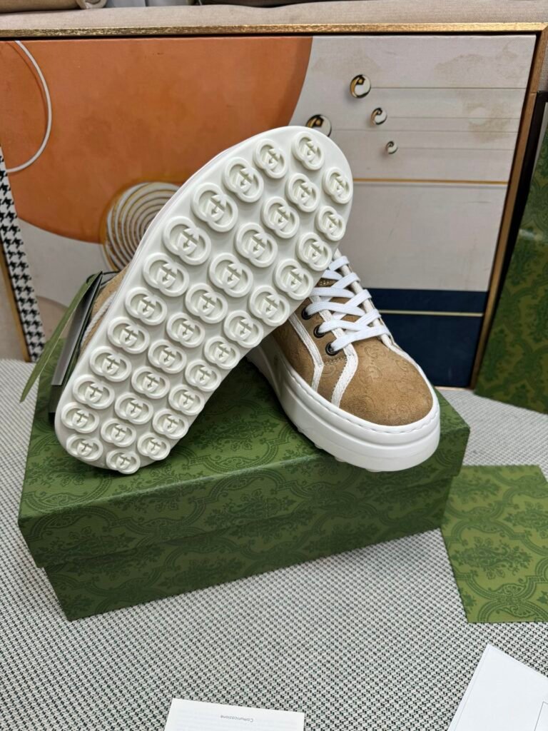 Gucci Unisex Loafers detail 7