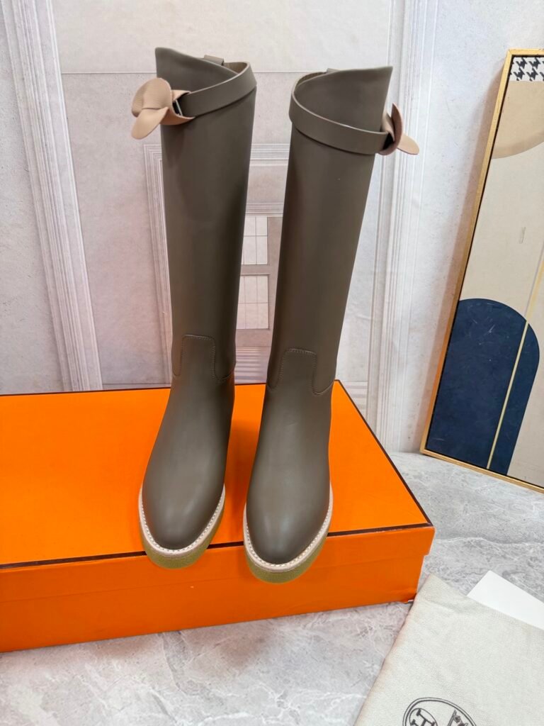 Hermès Unisex Boots detail 7