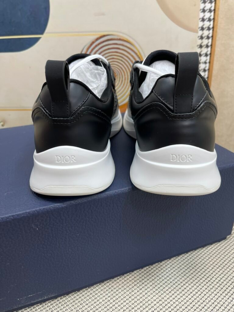 Dior Unisex Chunky Sneakers detail image 7