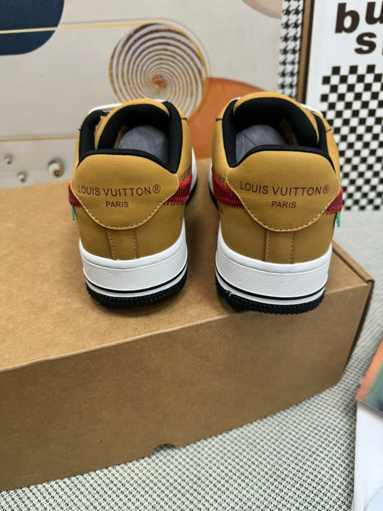 Louis Vuitton Unisex Athletic Sneakers detail image 7