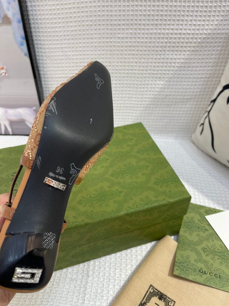 Gucci Women's Sandals detail image 7