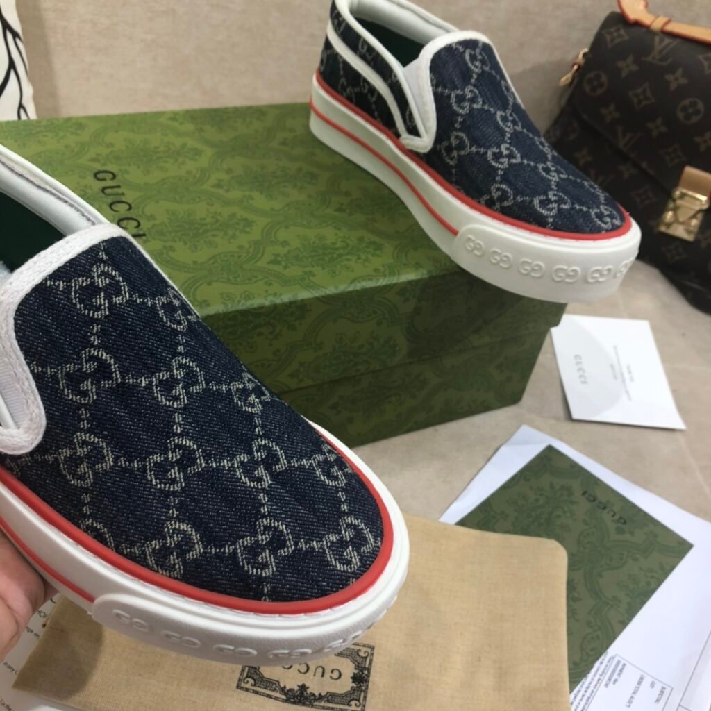 Gucci Unisex Loafers detail image 7