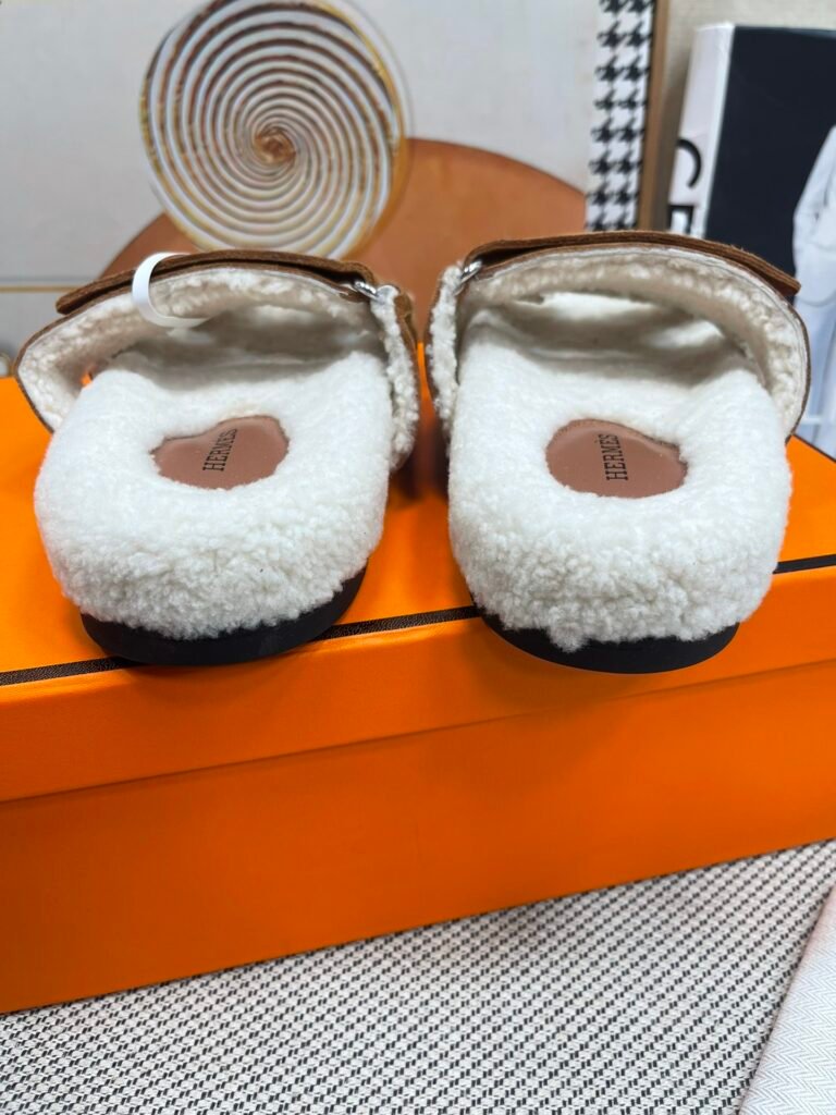 Hermès Unisex Shearling Shoes detail 7