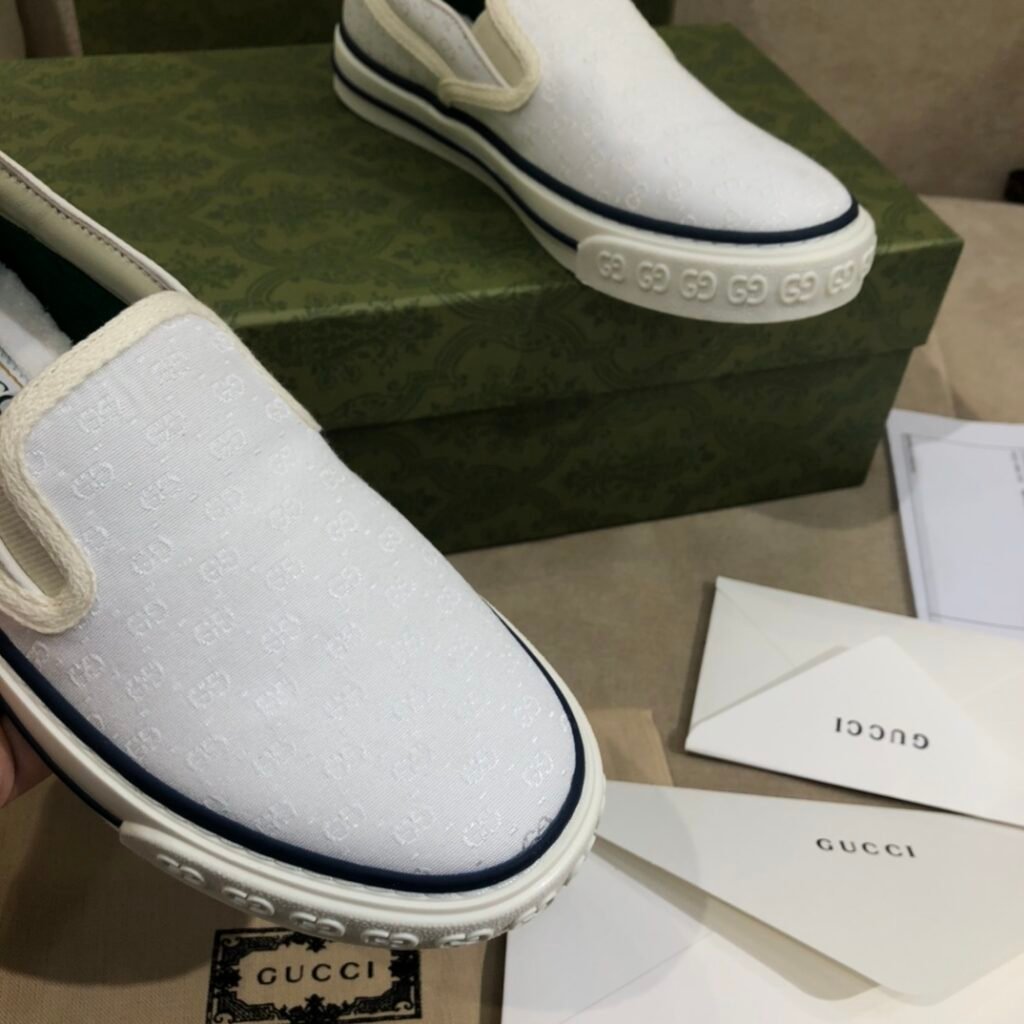 Gucci Unisex Loafers detail 7