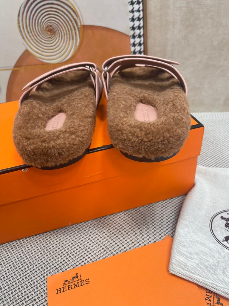 Hermès Unisex Slides detail 7