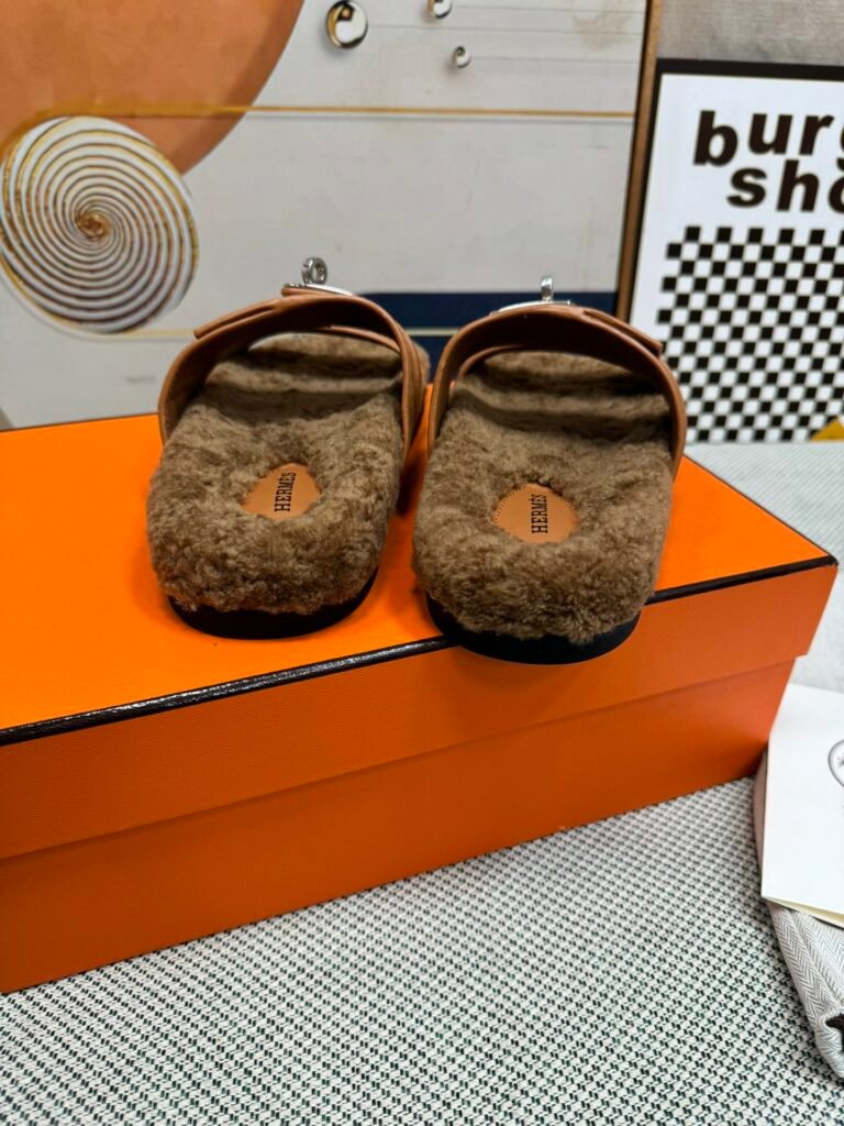 Hermès Unisex Shearling Shoes detail 7