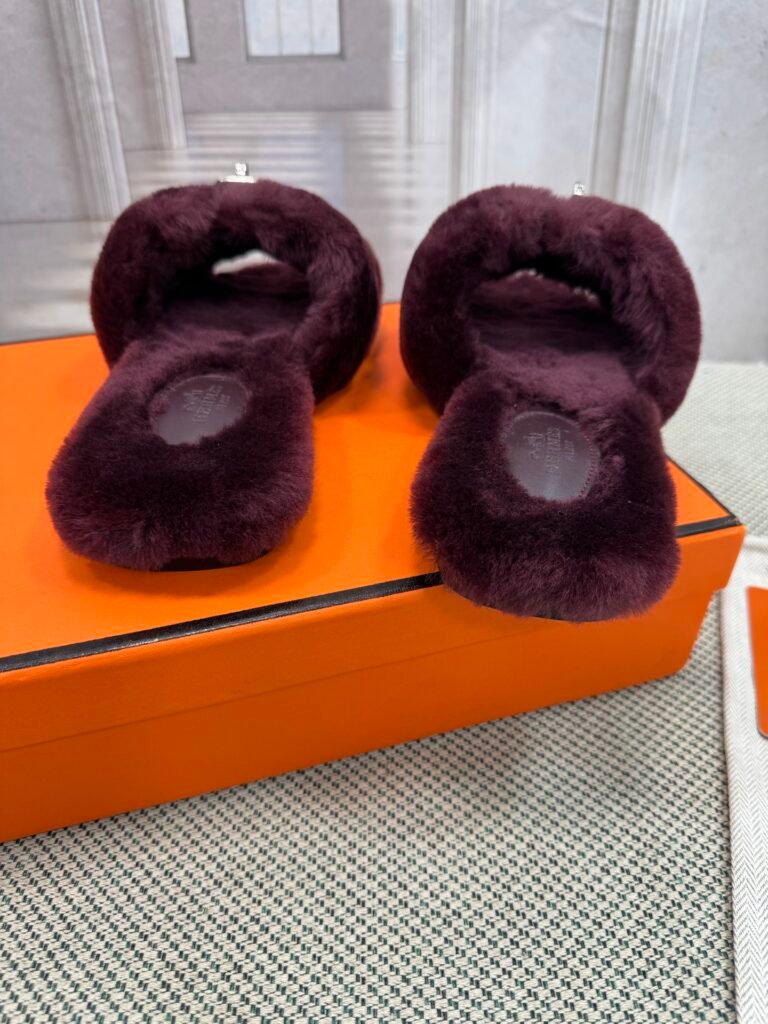 Hermès Unisex Slides detail 7