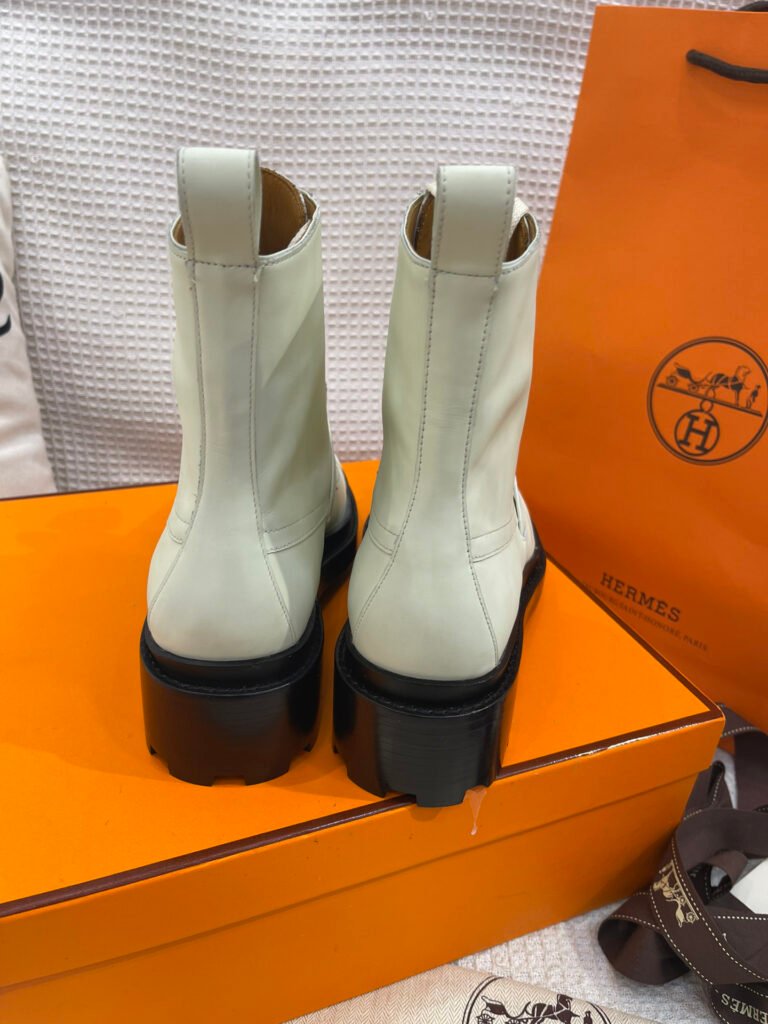 Hermès Unisex Boots detail 7