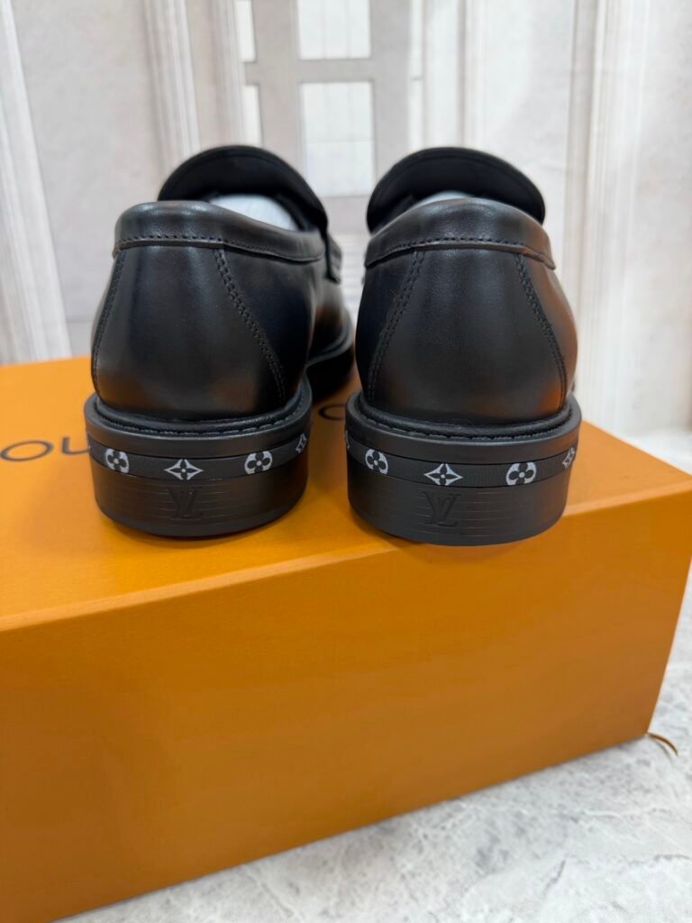 Louis Vuitton Men's Leather Dress Shoes detail image 7
