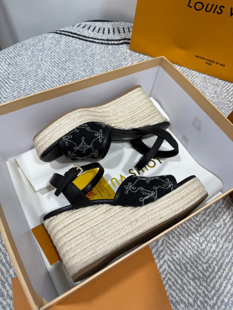Louis Vuitton Unisex Platform Sneakers detail image 7