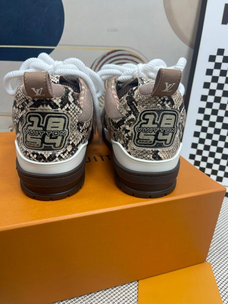 Louis Vuitton Unisex Chunky Sneakers detail 7