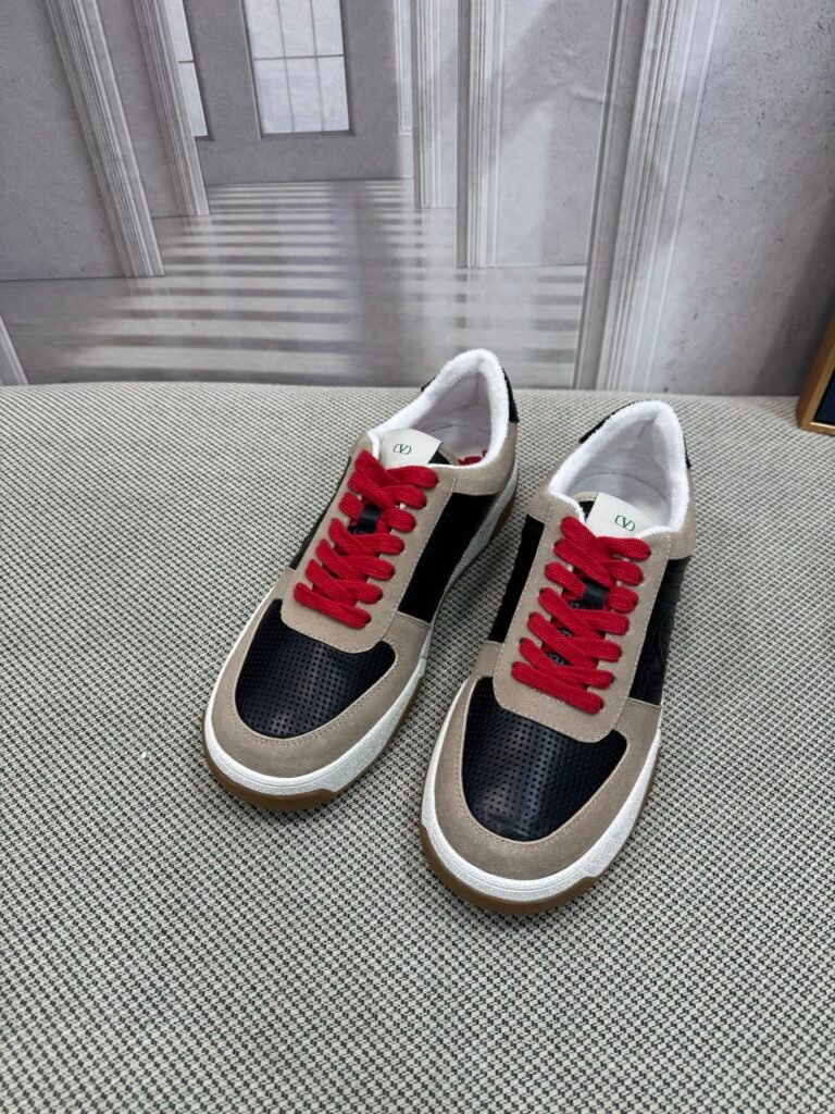 Valentino Garavani Unisex Loafers detail image 7