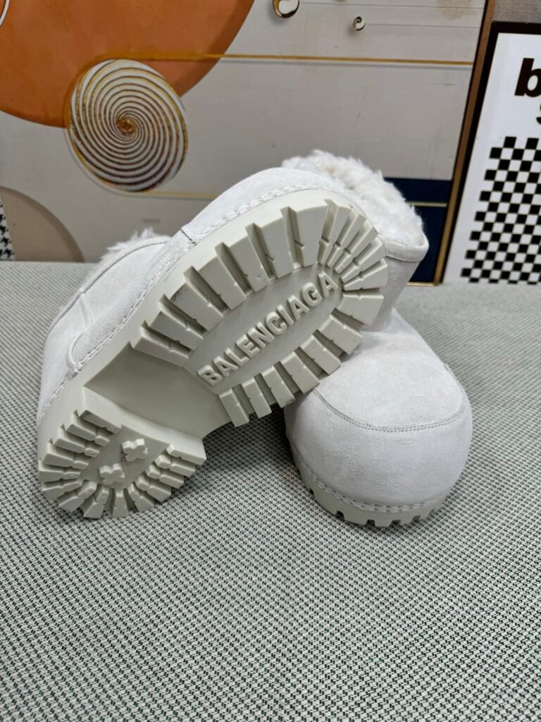 Balenciaga Unisex Snow Boots detail 7