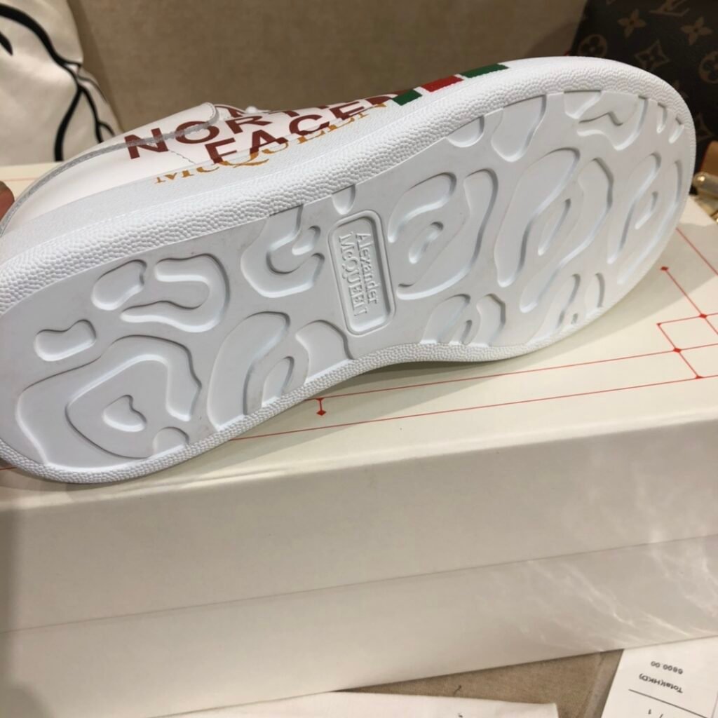 Alexander McQueen Unisex White Low-Top Sneakers detail image 7
