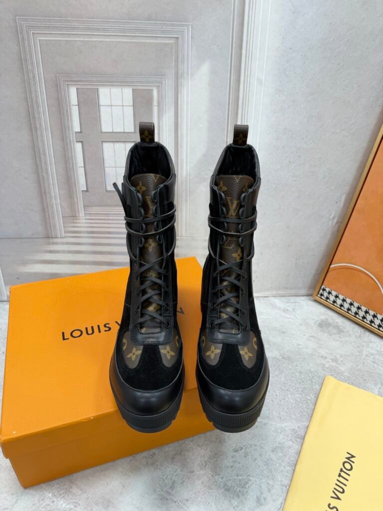 Louis Vuitton Unisex Boots detail 7