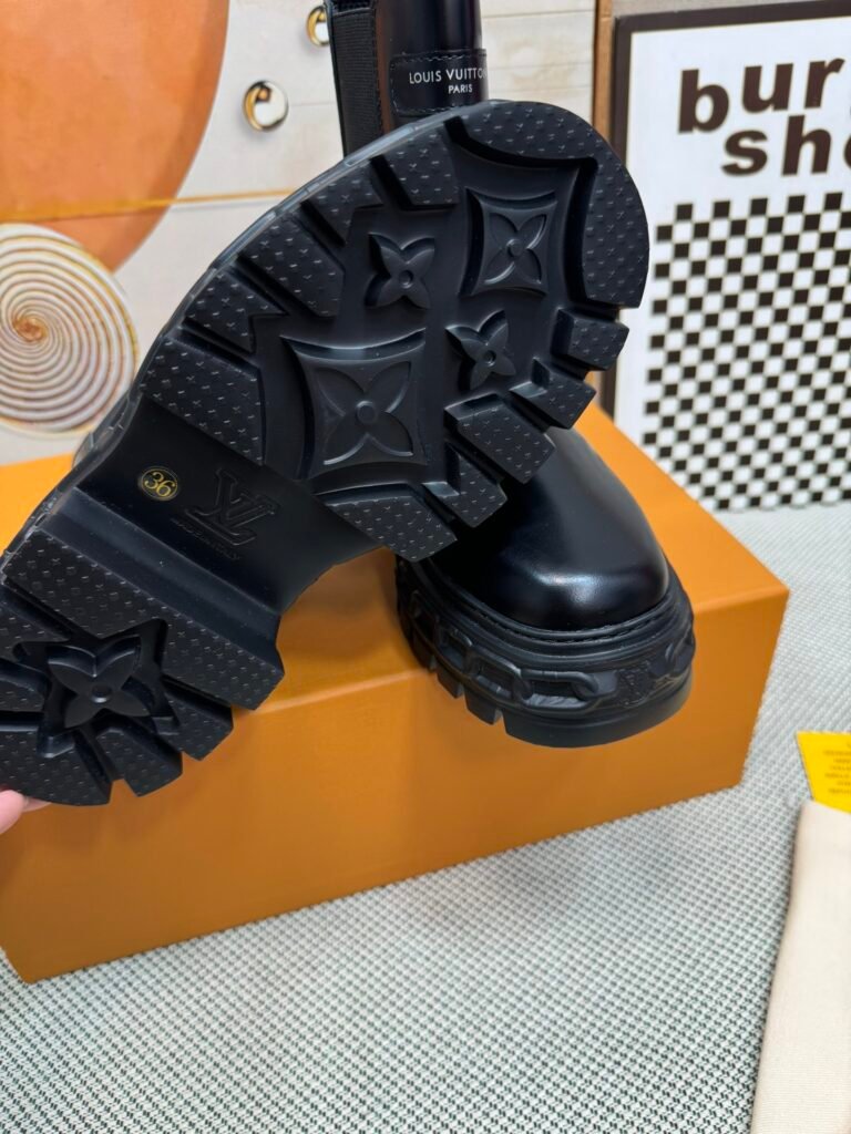 Louis Vuitton Unisex Boots detail image 7