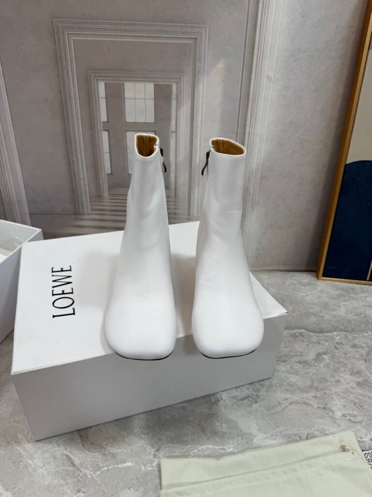 Loewe Unisex Ankle Boots detail 7
