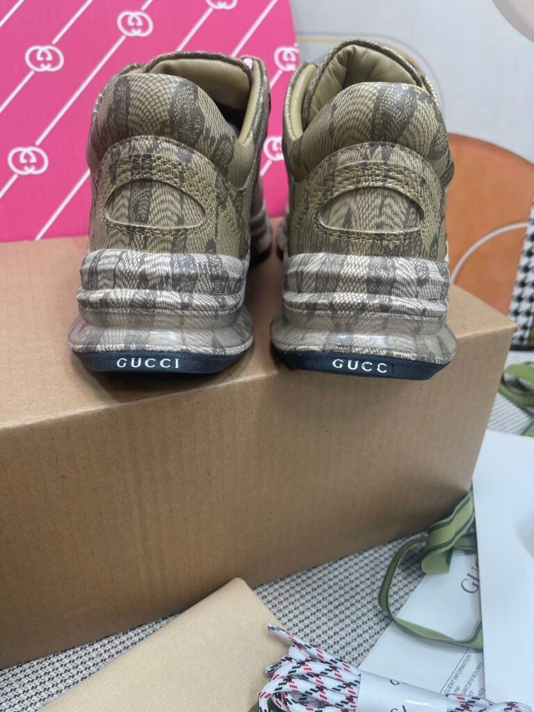 Gucci Unisex Chunky Sneakers detail image 7