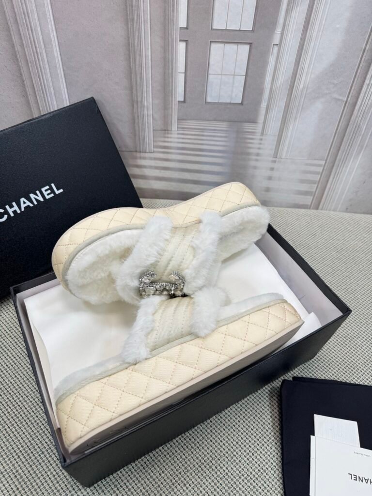 Chanel Unisex Slides detail 7