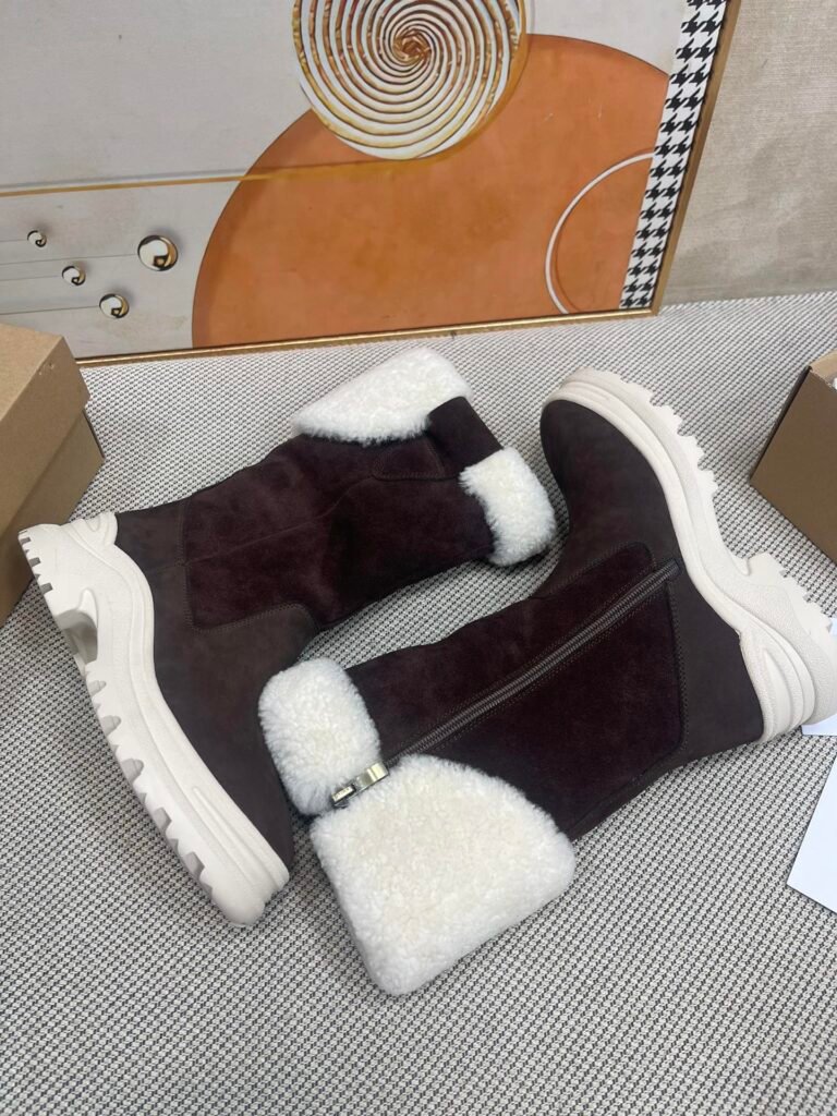 UGG Women's Snow Boots detail 7