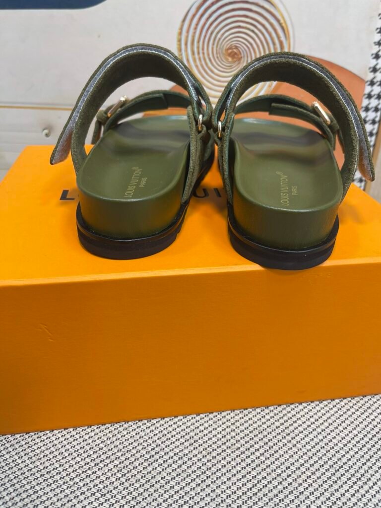 Louis Vuitton Unisex Sandals detail 7