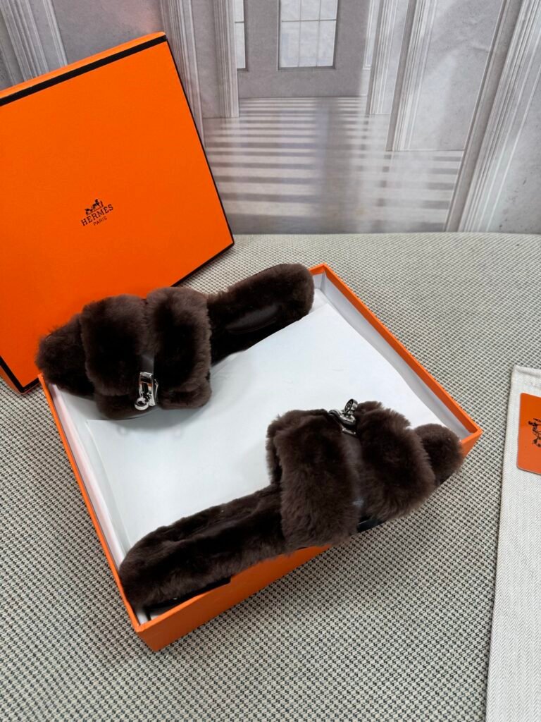 Hermès Unisex Slides detail 7