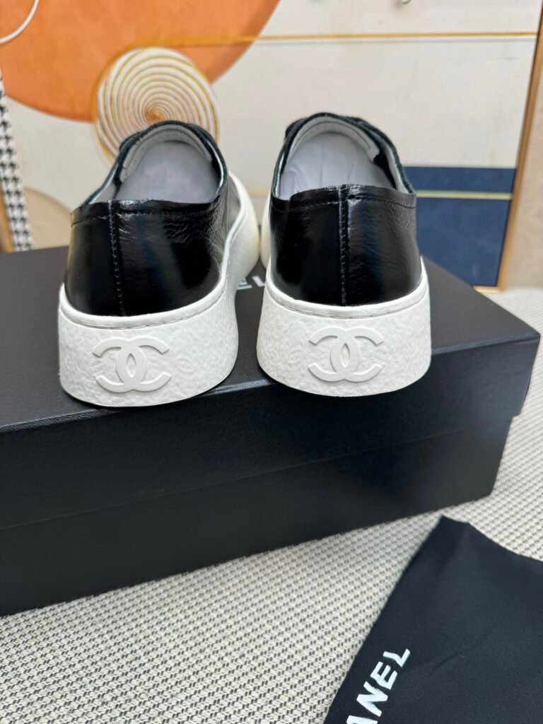 Chanel Unisex Low-Top Sneakers detail image 7