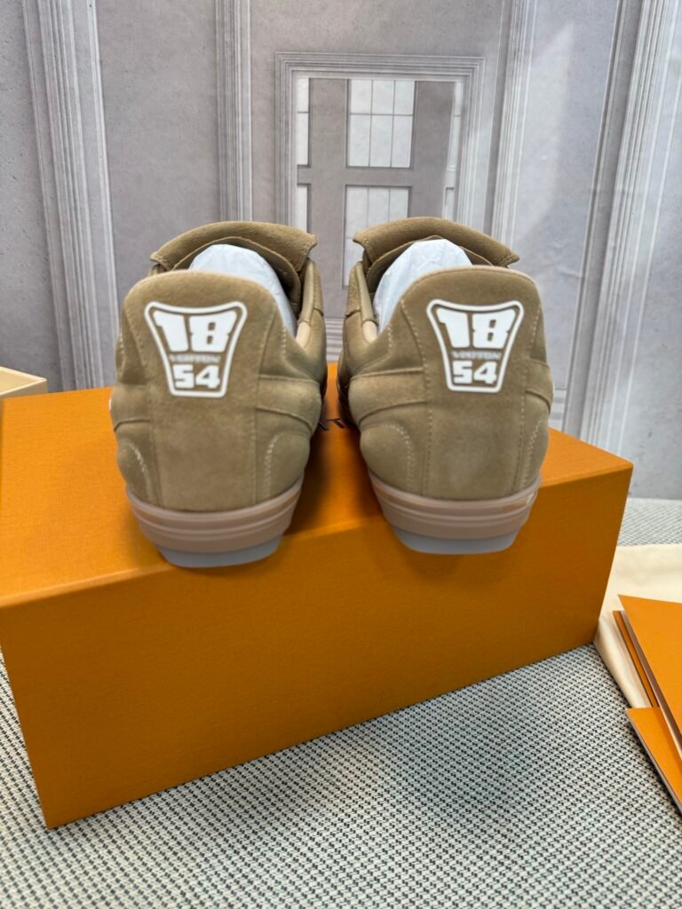 Louis Vuitton Unisex Low-Top Sneakers detail 7