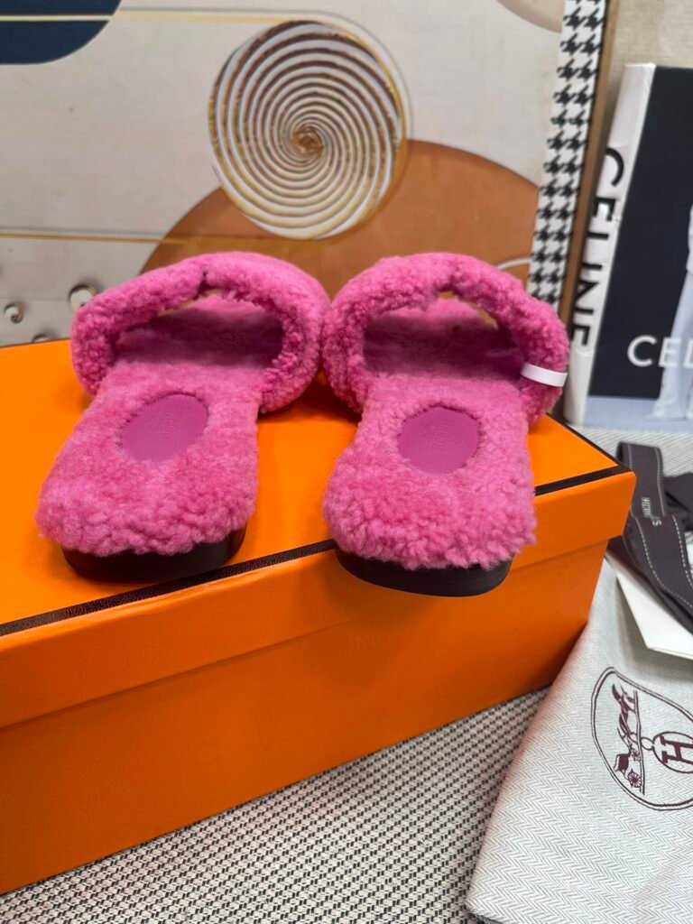 Hermès Unisex Shearling Shoes detail 7