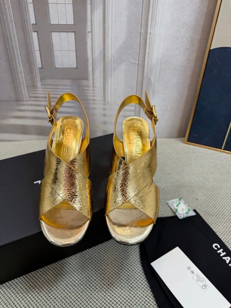 Louis Vuitton Women's High-Heel Pumps detail 7