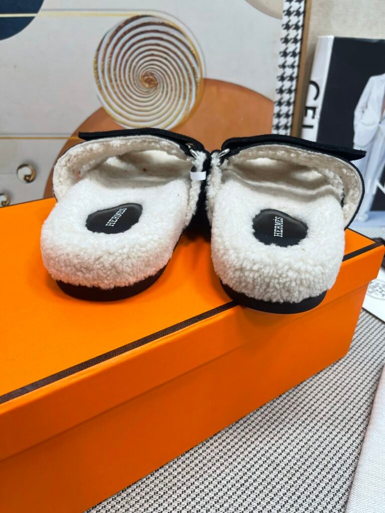 Hermès Unisex Shearling Shoes detail 7
