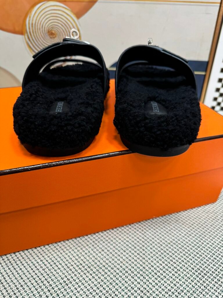 Hermès Unisex Shearling Shoes detail 7