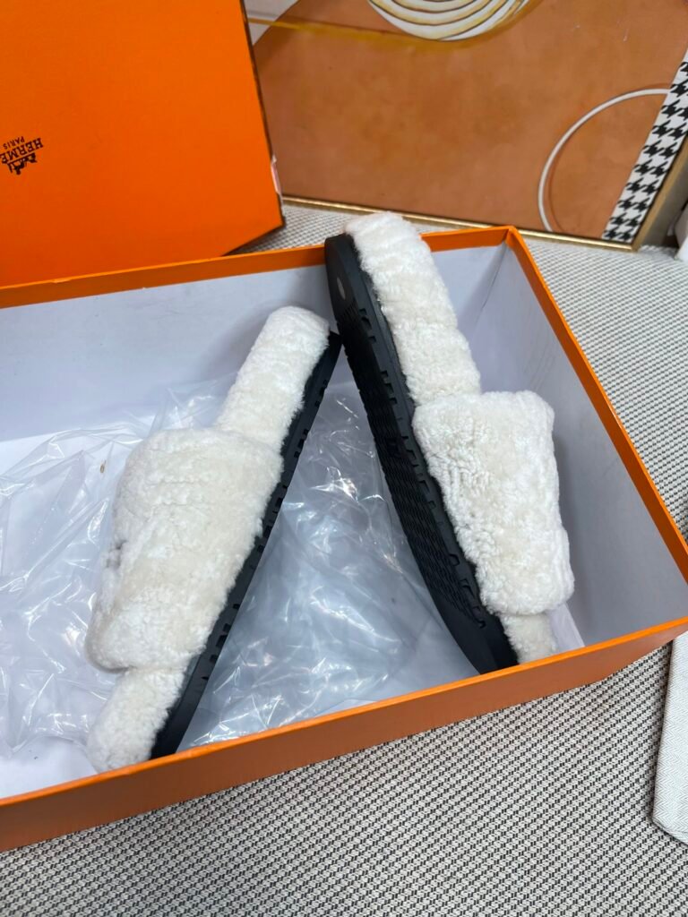 Hermès Unisex Shearling Shoes detail 7
