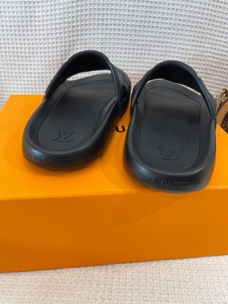 Louis Vuitton Unisex Slides detail image 7