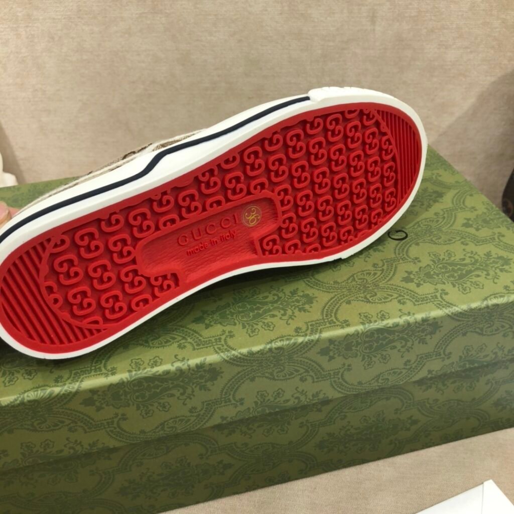 Gucci Unisex Loafers detail image 7