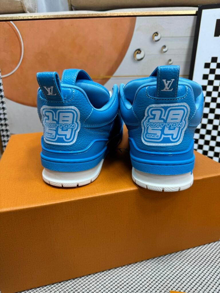 Louis Vuitton Unisex Chunky Sneakers detail 7
