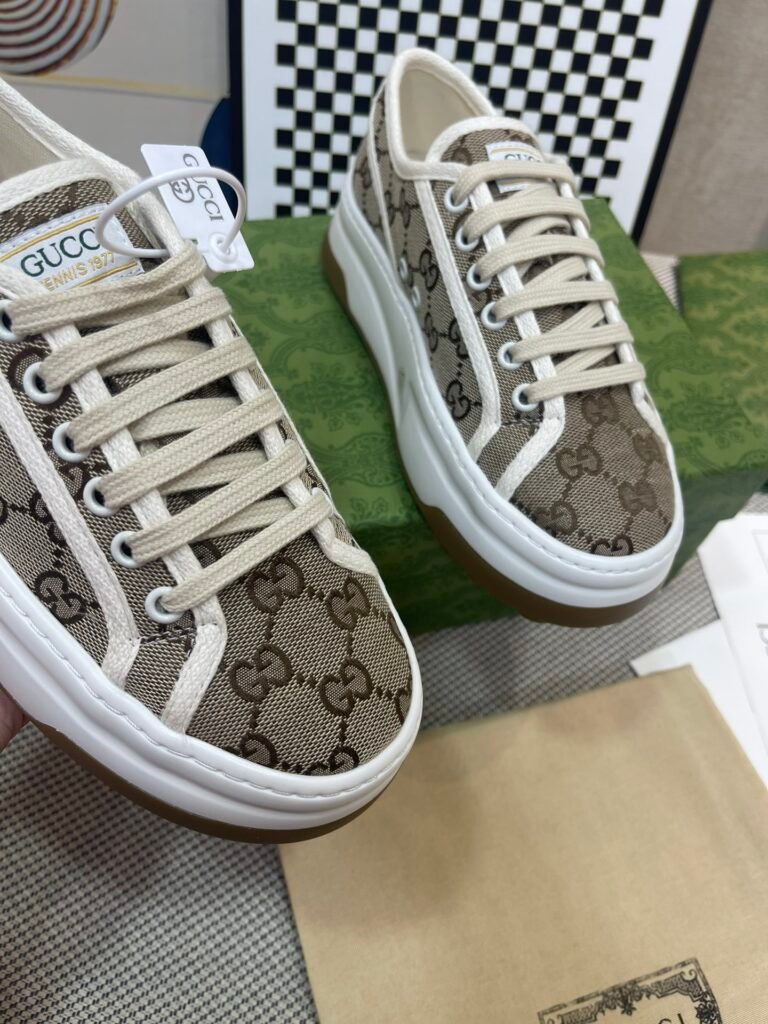 Gucci Unisex Loafers detail 7