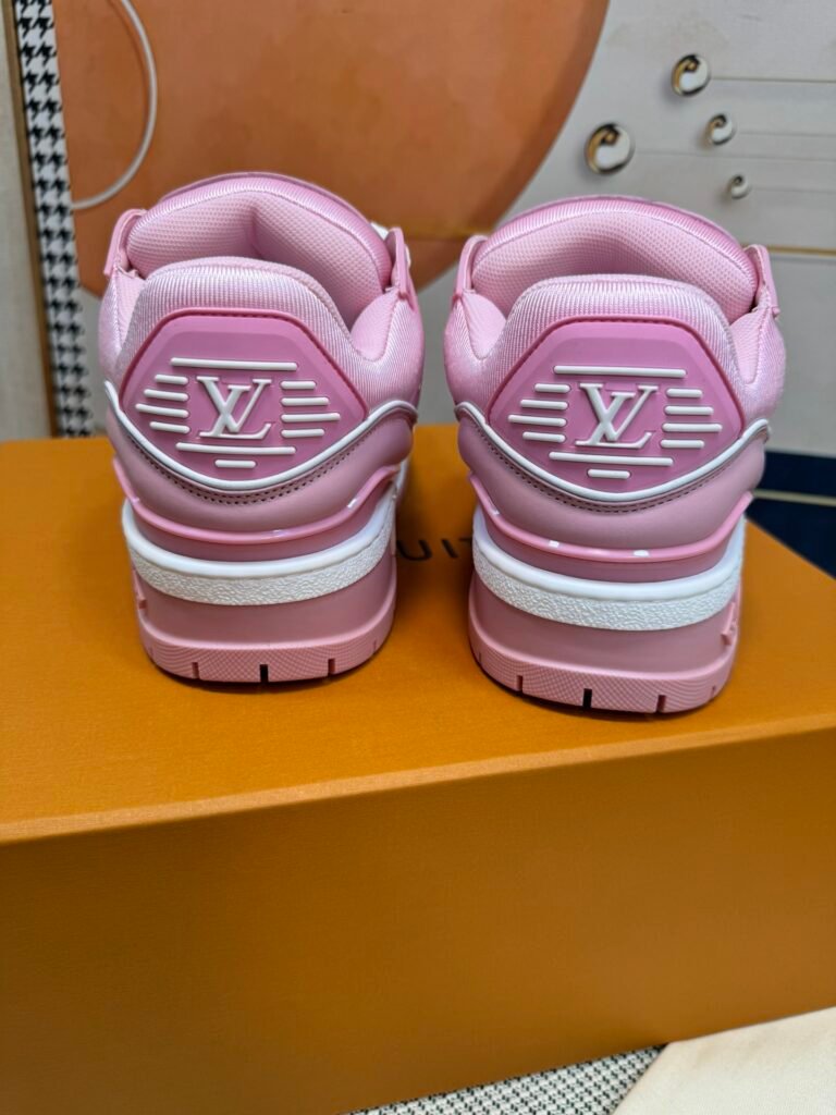 Louis Vuitton Unisex Chunky Sneakers detail 7