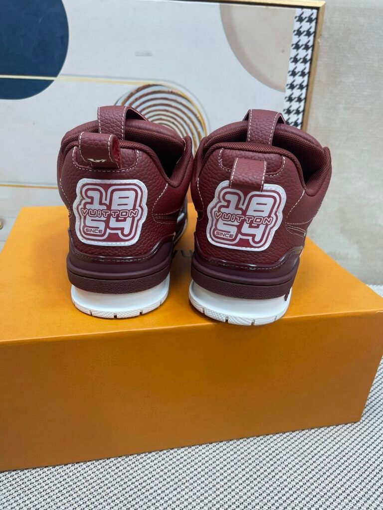 Louis Vuitton Unisex Chunky Sneakers detail 7