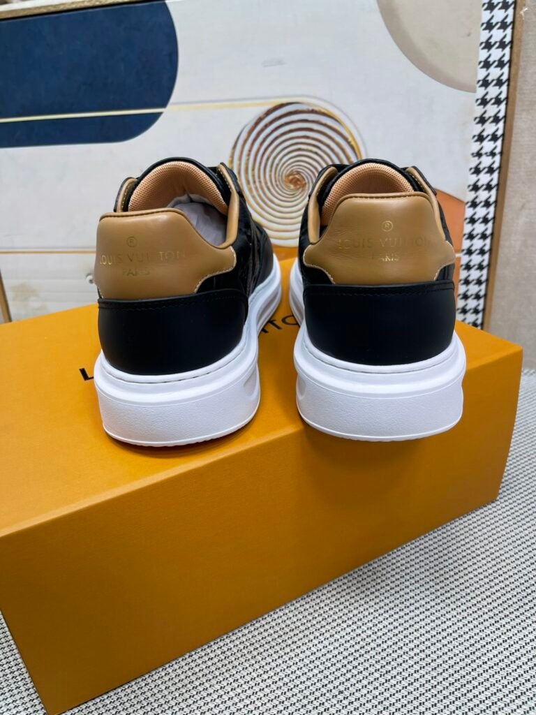 Louis Vuitton Men's White Low-Top Sneakers detail image 7