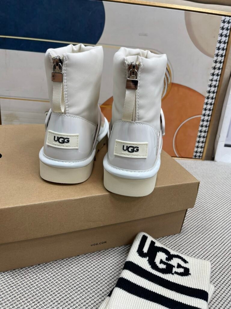 UGG Women's Snow Boots detail image 7