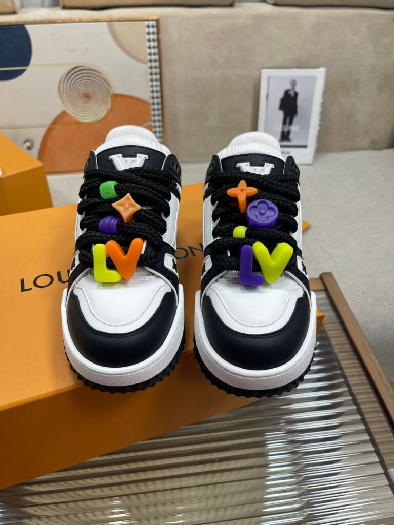 Louis Vuitton Unisex Chunky Sneakers detail 7