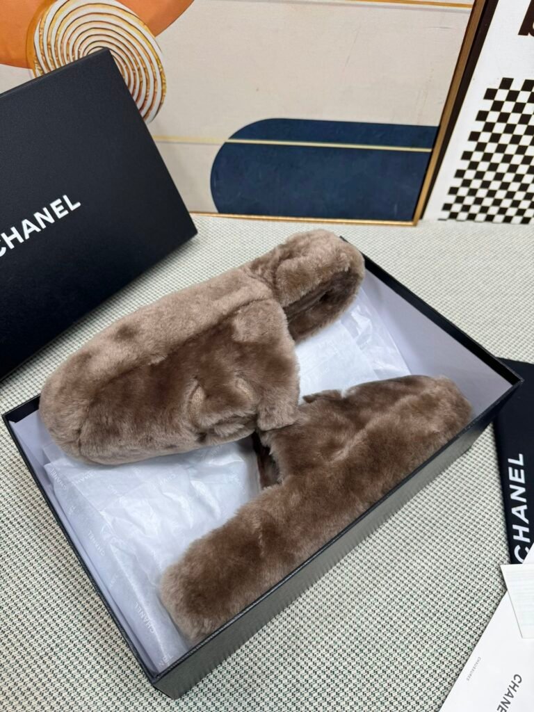 Chanel Unisex Shearling Shoes detail image 7