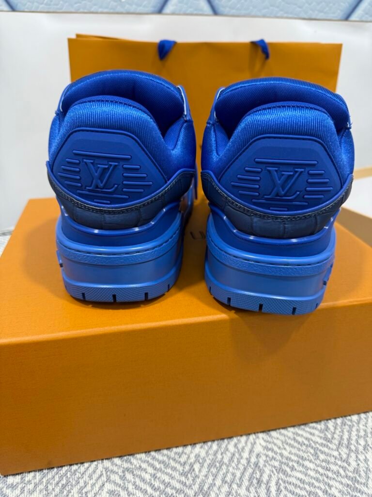 Louis Vuitton Unisex Chunky Sneakers detail 7