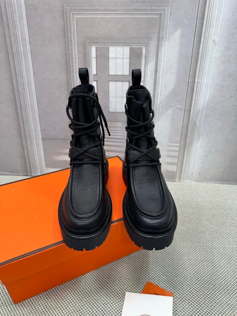 Hermès Unisex Boots detail 7