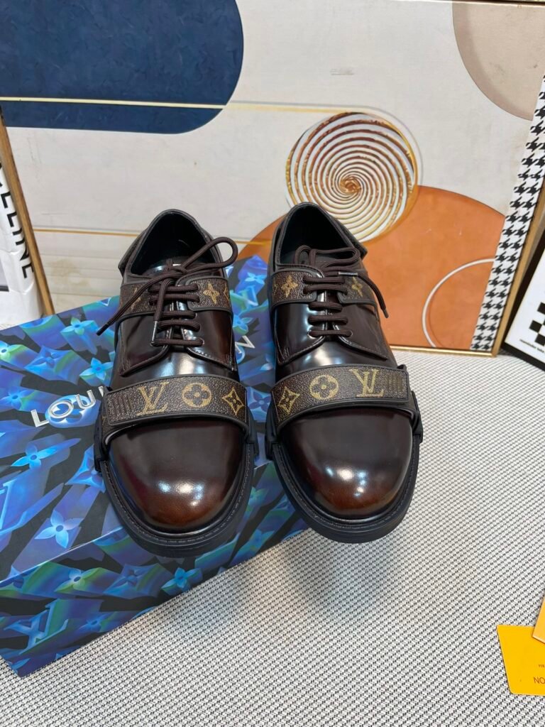 Louis Vuitton Men's Leather Dress Shoes detail image 7
