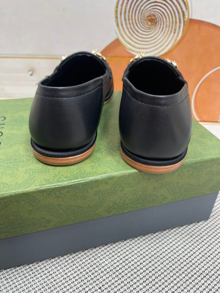 Gucci Unisex Loafers detail image 7