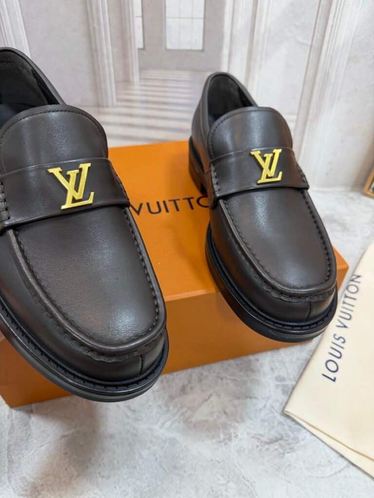 Louis Vuitton Men's Leather Dress Shoes detail image 7